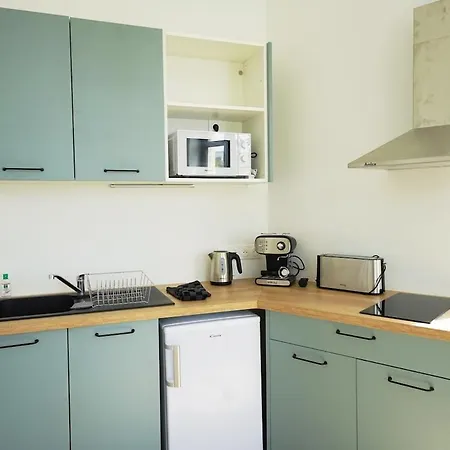 Centre - Jet D'eau - T2 Paracou لي سابلِ دولونْ