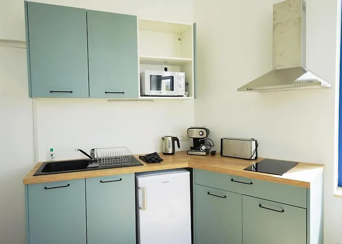 Centre - Jet D'eau - T2 Paracou لي سابلِ دولونْ